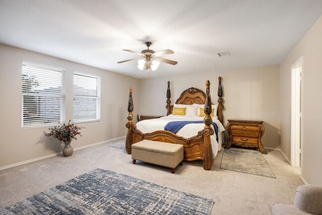 Building Photo - 9601 Euclid Dr