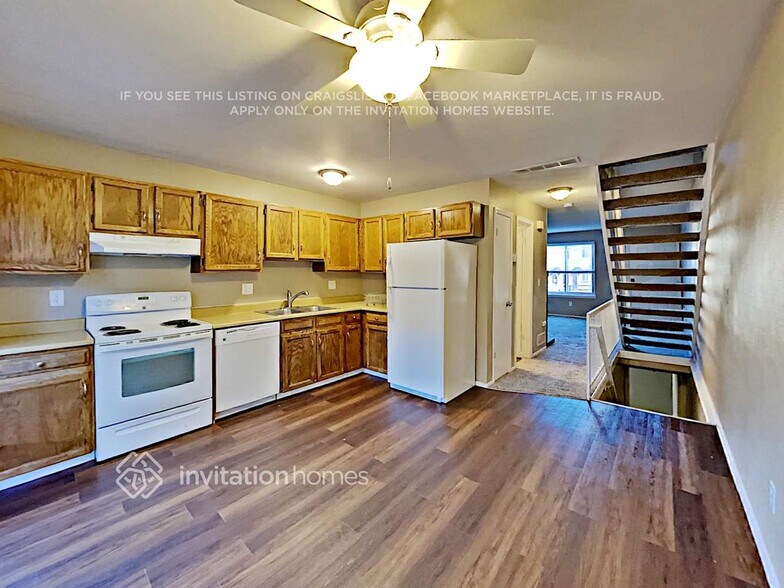 Building Photo - 17681 E Loyola Dr