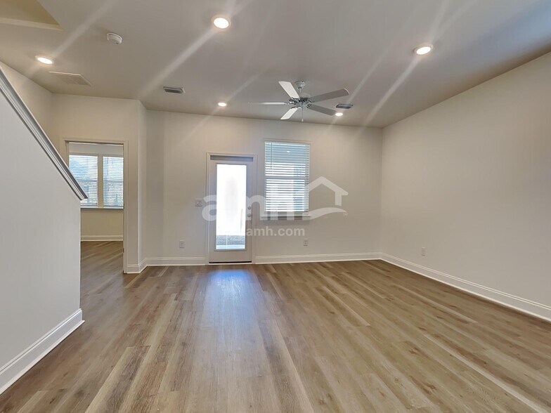 Building Photo - 168 Portside Pk Dr