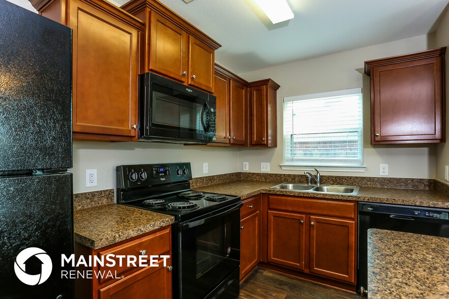 Building Photo - 1216 Timberview Dr