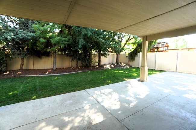 Building Photo - 2934 NW 11th Ave