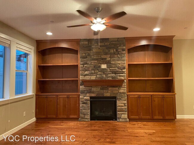 Building Photo - 4 br, 3 bath House - 4221 NW Sage Loop