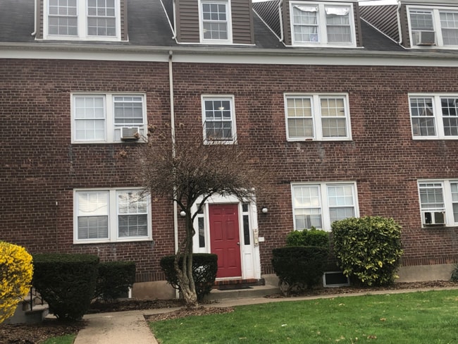 Building Photo - 500 Alma Terrace