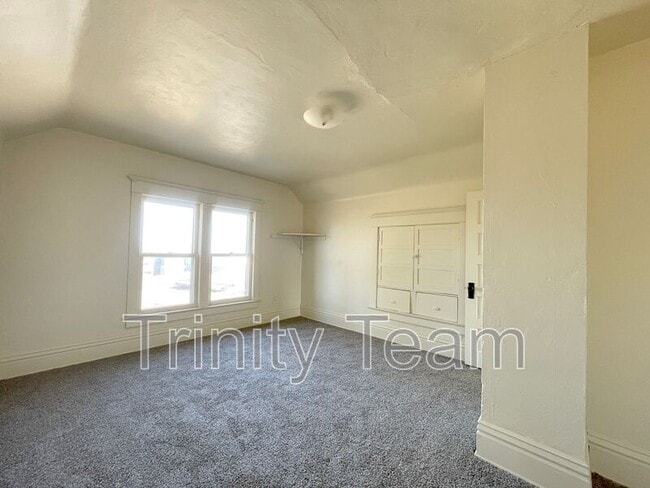 Building Photo - 6028 County Rd 3 1/4