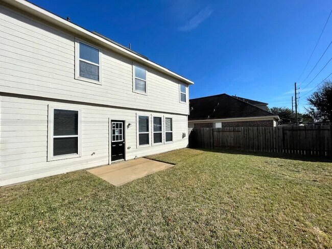 Building Photo - 19115 Badger Ct