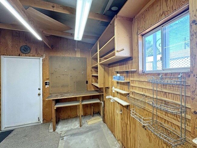 Building Photo - Spacious 2BR/2BA Home for Rent in 55+ Comm...