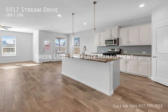 Building Photo - 5917 Stream Dr