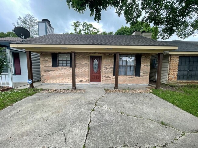 Primary Photo - Charming 2 bedroom, 2 bath home in Lafayette!