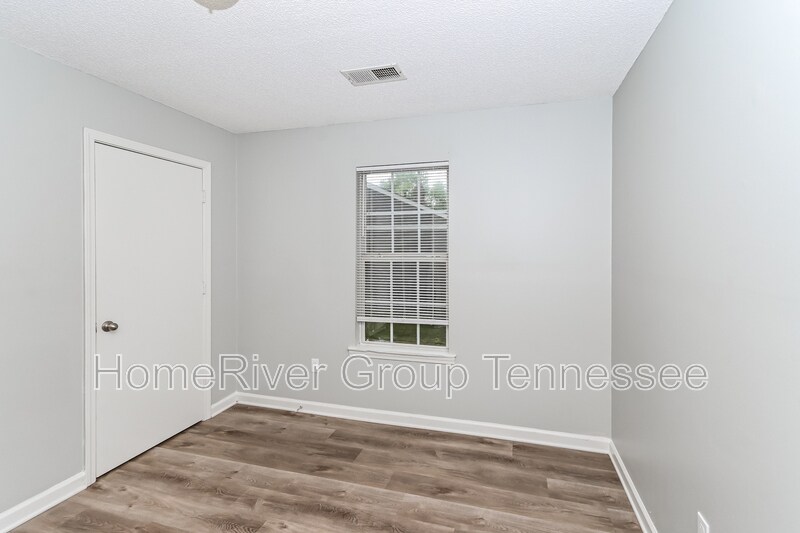 Building Photo - 3878 Winwood Dr