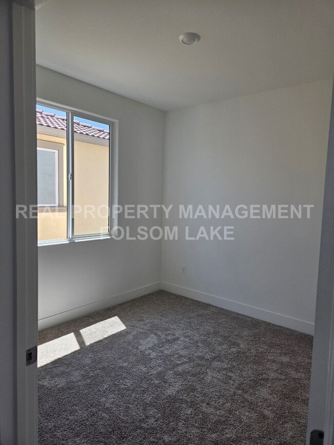 Building Photo - Coming Soon!! 3 Bedroom 2.5 bath corner lo...