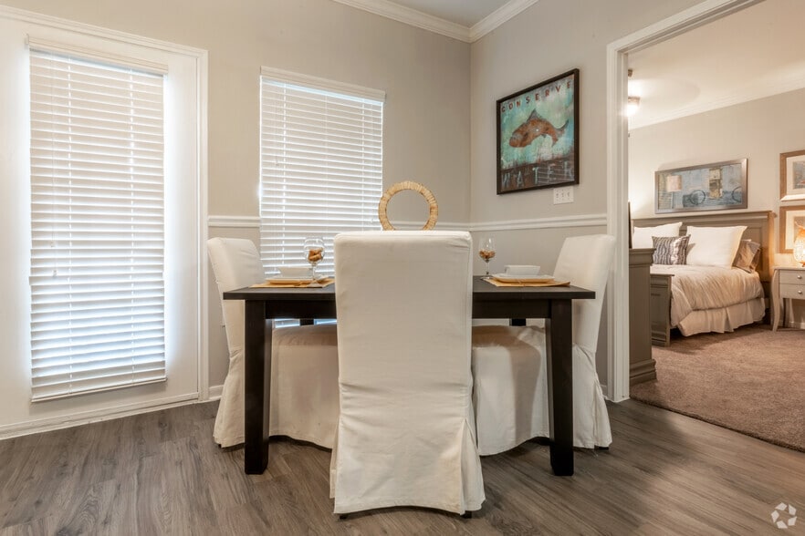 Lakeview Apartments 16755 Ella Blvd Houston TX 77090 Apartment Finder