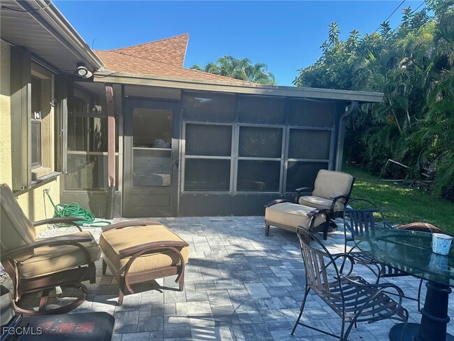 Building Photo - 4266 Island Cir
