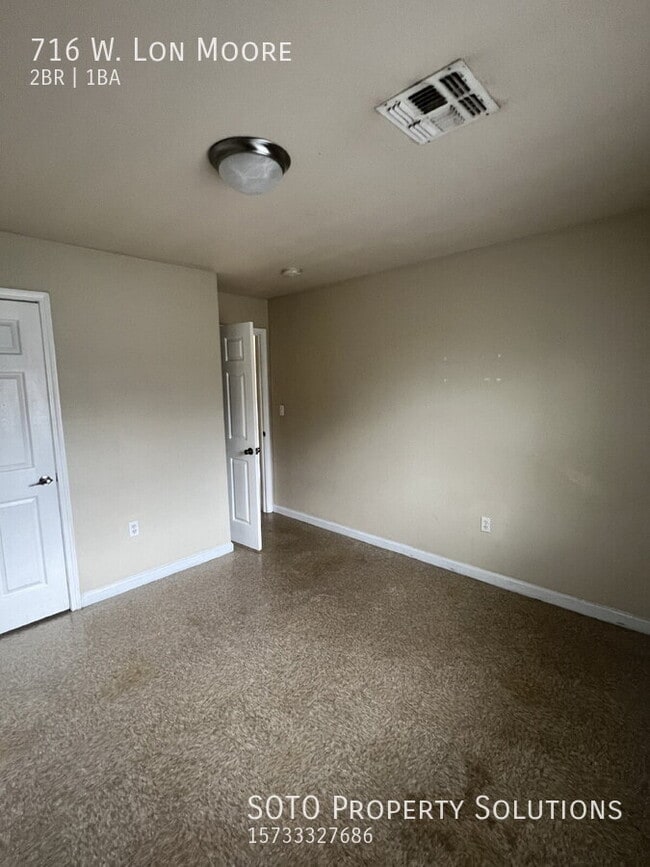 Building Photo - 716 Lon Moore St