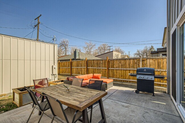 Building Photo - New Build 3 BDR Townhome in Highlands