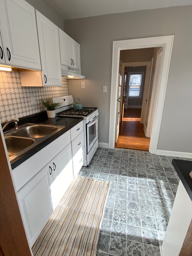 Building Photo - 4247 Cedar Ave S