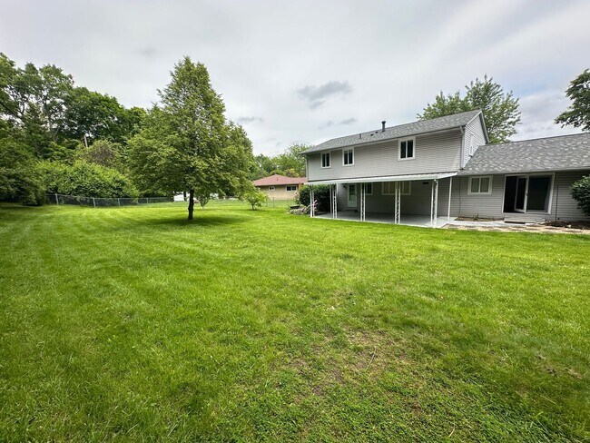 Building Photo - Fantastic Location!  Single-family house close to Upper Arlington and Riverside Hospital