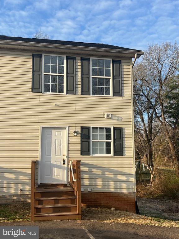 Building Photo - 637 E Spencer St