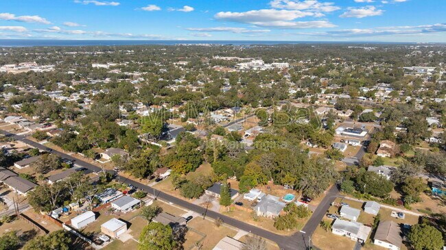Building Photo - 6303 Delaware Ave