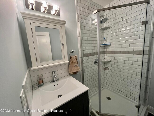 Building Photo - 218 Marine Pl