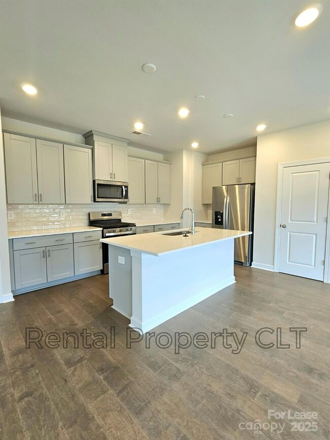 Building Photo - 157 Shepherds Lndg Dr