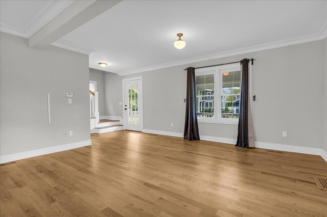 Building Photo - 203 Curry Ave