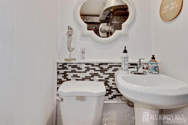 Building Photo - 617 Princeton Rd