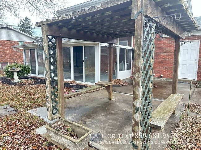 Building Photo - 22 Achates Ave