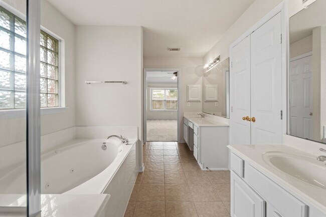 Building Photo - 9518 Denfield Ln