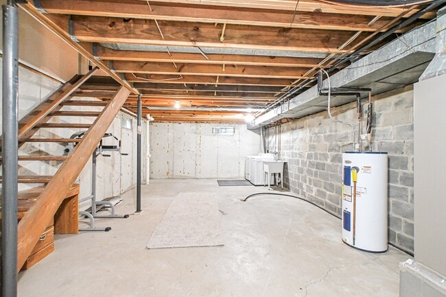 Building Photo - 231 Springfield Pike