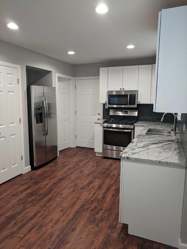 Primary Photo - 5540 W 63rd Pl