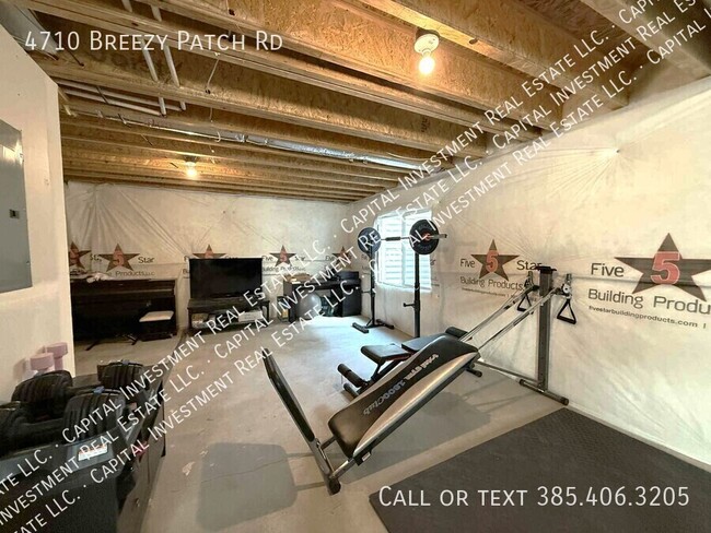 Building Photo - 4710 Breezy Patch Rd