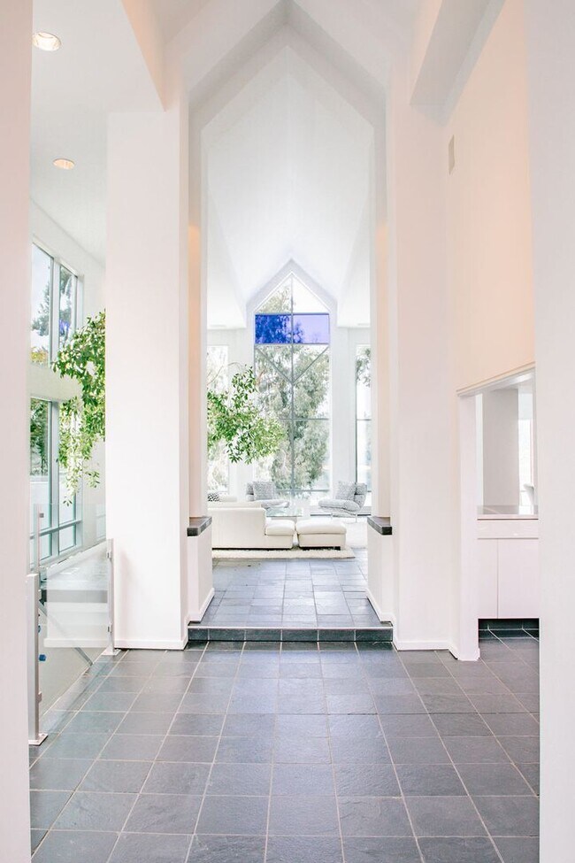 Building Photo - One of a kind private estate on Gravelly Lake in Lakewood