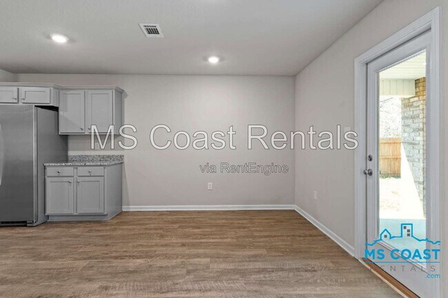 Building Photo - 15236 Cypress Way