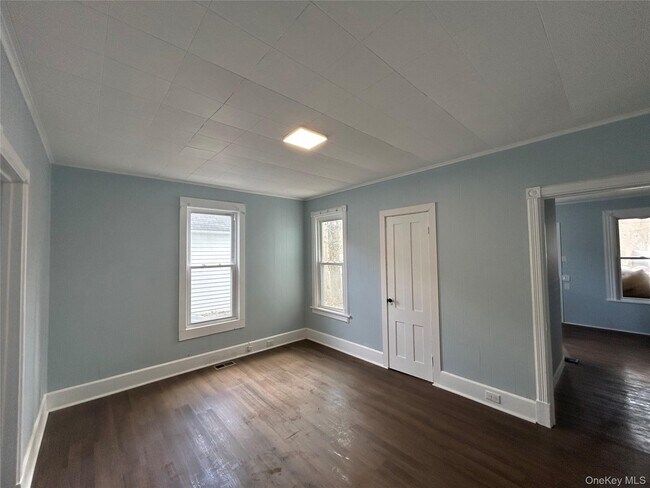 Building Photo - 206-208 W Main St