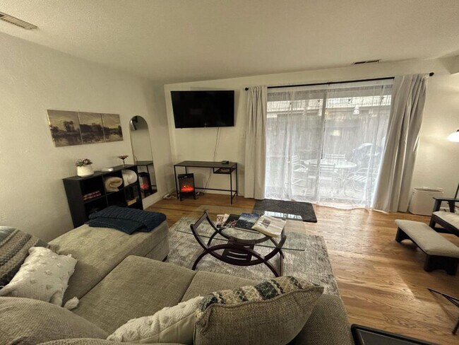 Building Photo - 1309 Maple Leaf Ct