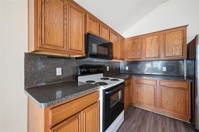 Building Photo - 518 Niagara Falls Dr