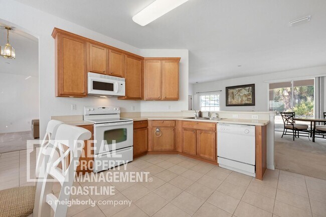 Building Photo - **50% Off First Month's Rent** - Flexible Lease: Seasonal OR Annual Furnished OR Unfurnished