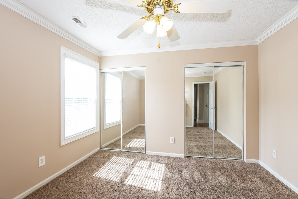 Building Photo - 1918 Southwind Dr