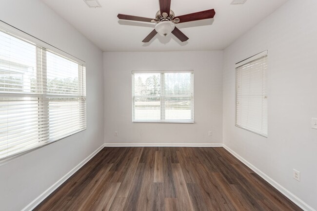 Building Photo - 5 Bedroom 3 Bath Home in Cane Bay Plantation - Summerville