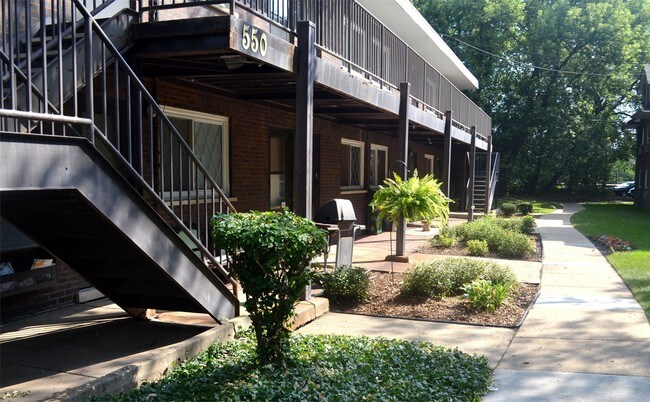 Building Photo - 570 Seegers Rd