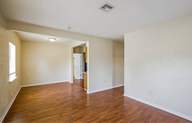 Building Photo - 1815 NE 178th St