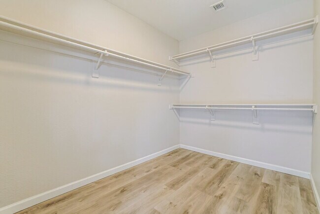 Building Photo - 1162 E Baylor Ln