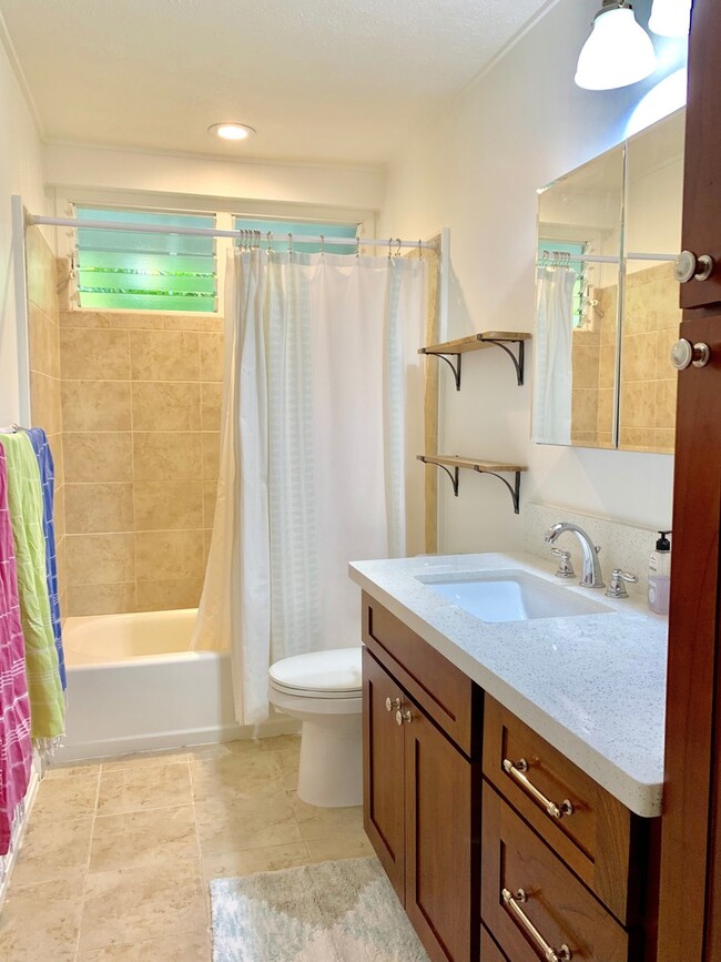 Building Photo - Beautiful Kailua home in Kaelepulu School ...