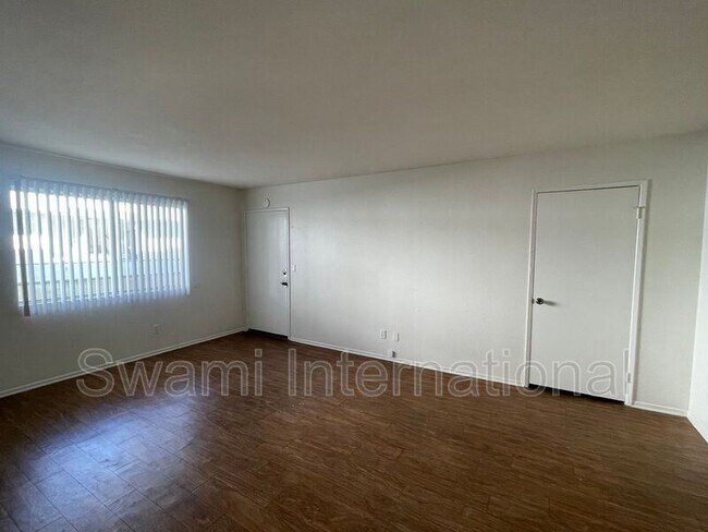 Building Photo - 345 Stepney St