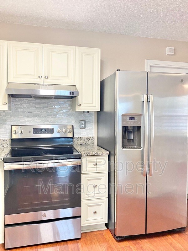 Building Photo - 204 Gate House Rd