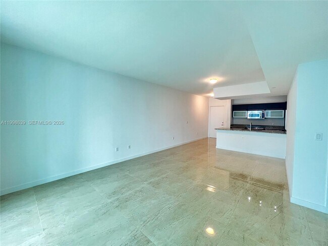 Building Photo - 950 Brickell Bay Dr