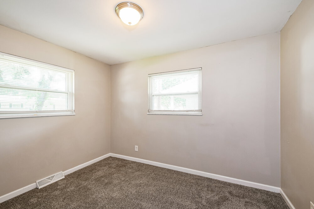Building Photo - 1850 Shirlene Dr
