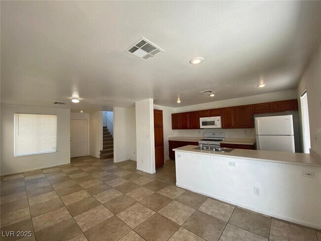 Building Photo - 6062 St Petersburg Dr