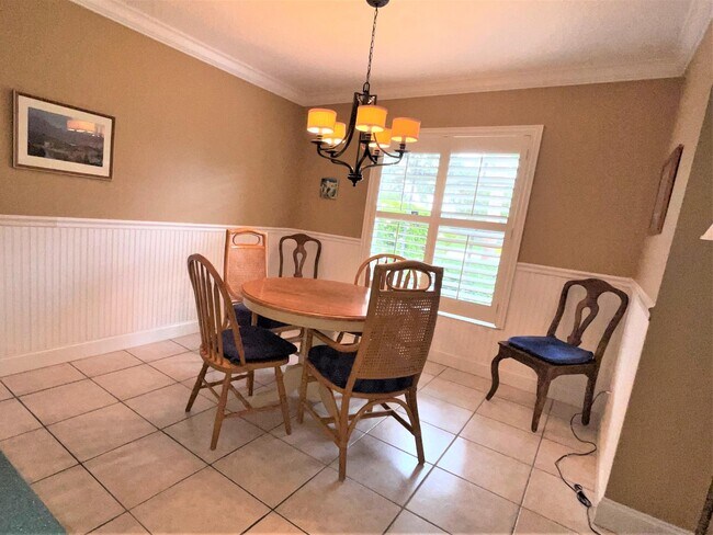 Building Photo - 2874 NE Rosetree Dr