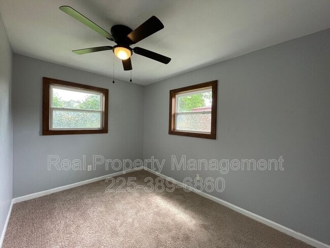 Building Photo - 1340 Bellonia Dr